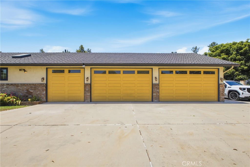 9250 Beazley Property Photo 6