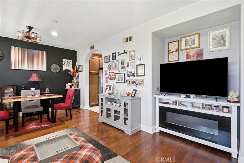 4300 Owens Street 103 Property Photo 6