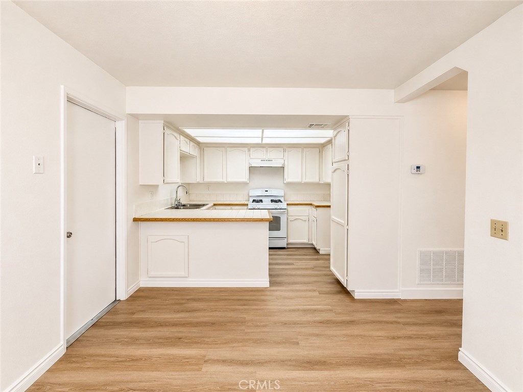 24051 Fir Property Photo 10
