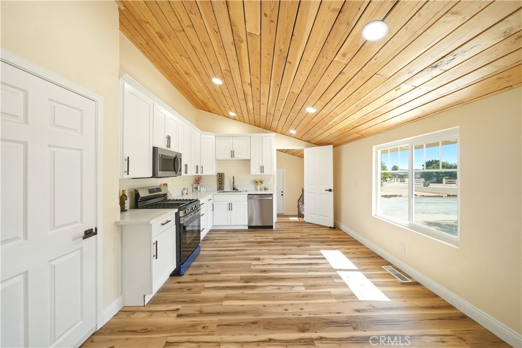 11498 Shahaptain Property Photo 7