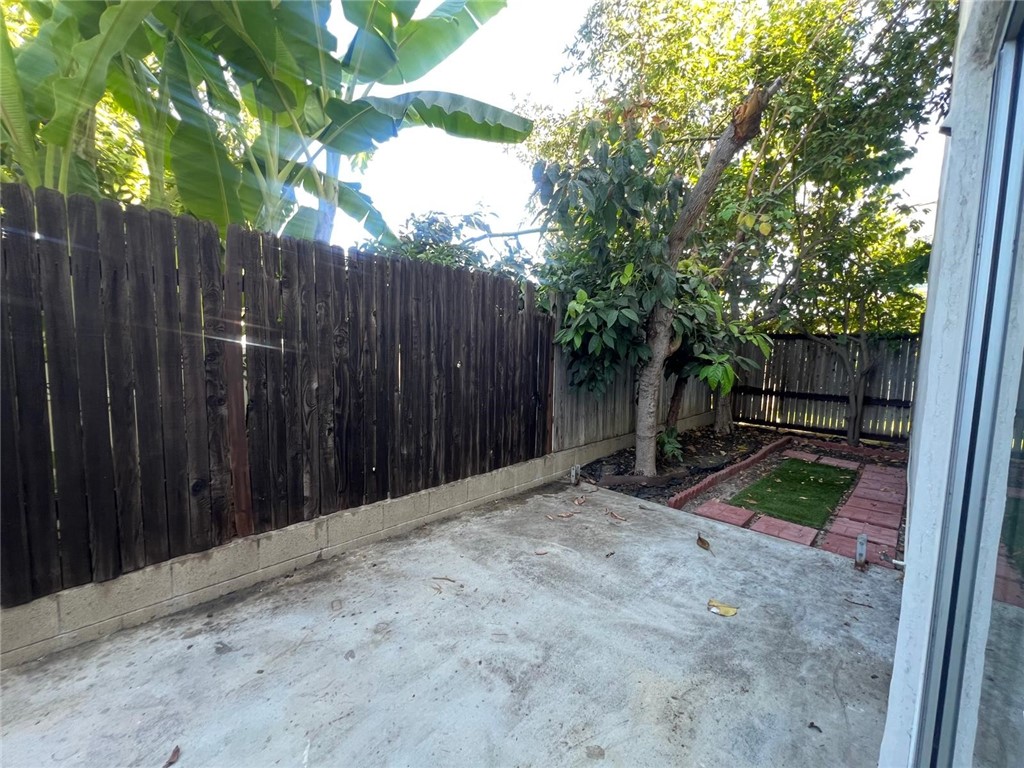 1927 W Houston 5 Property Photo 14