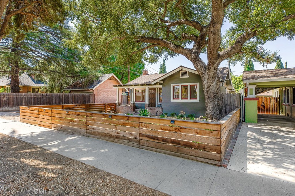 3844 Linwood Property Photo 1