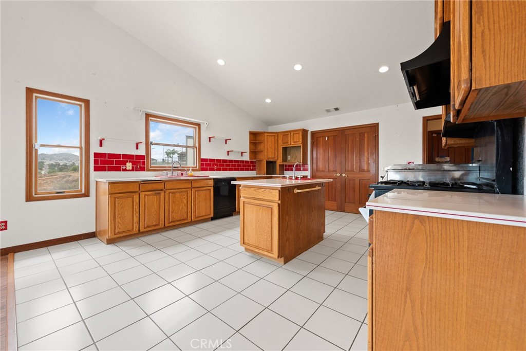 17033 Andromeda Property Photo 9