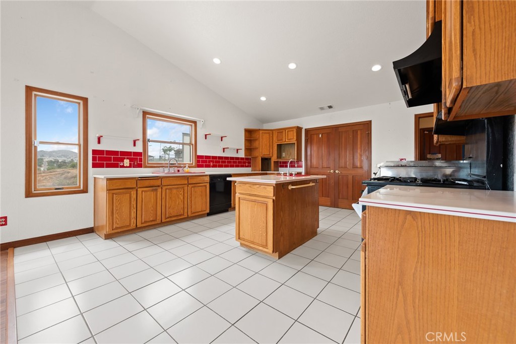 17033 Andromeda Property Photo 10