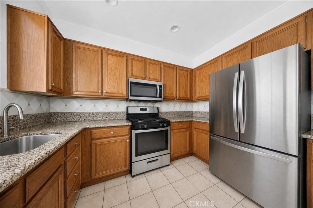 24600 Zuppardo Property Photo 26