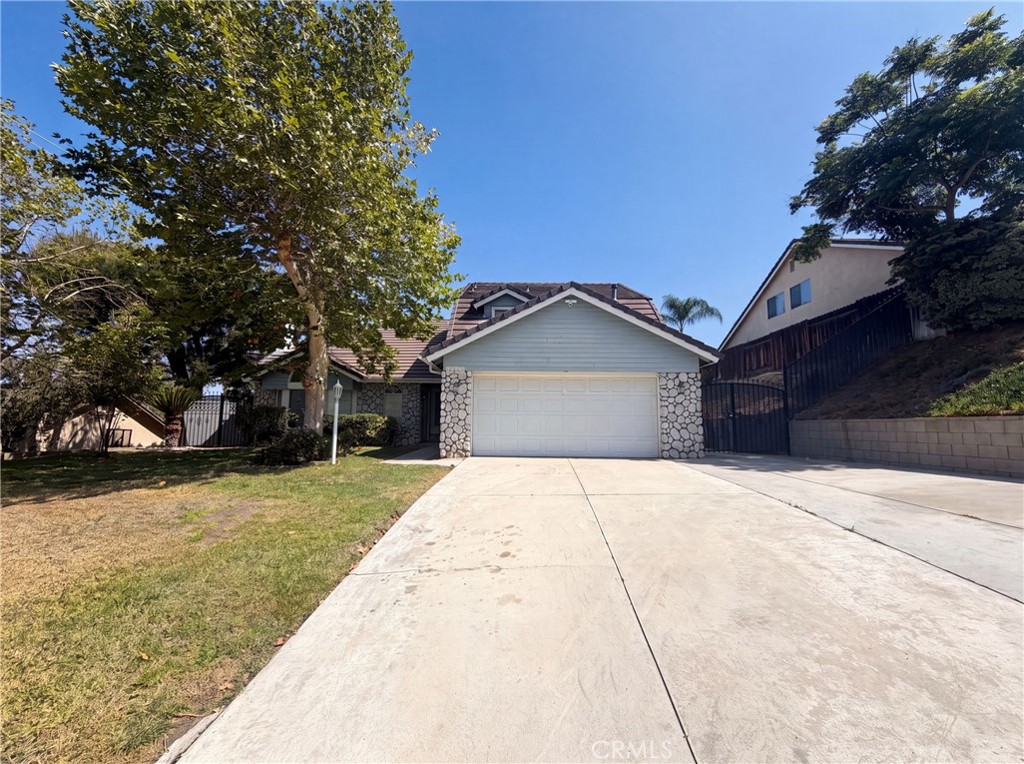 22864 Finch Property Photo 1