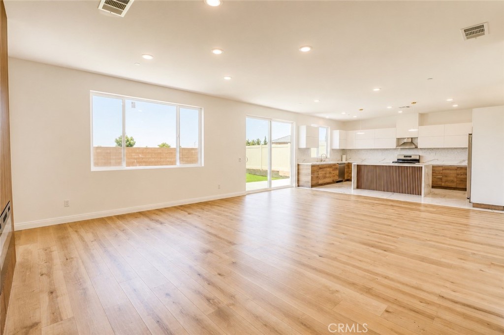 14433 Buvan Court Property Photo 6