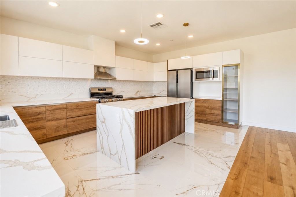 14433 Buvan Court Property Photo 8