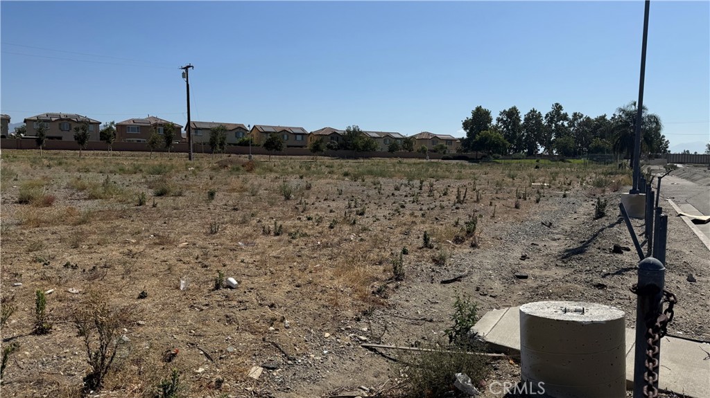 15526 Foothill Property Photo 3