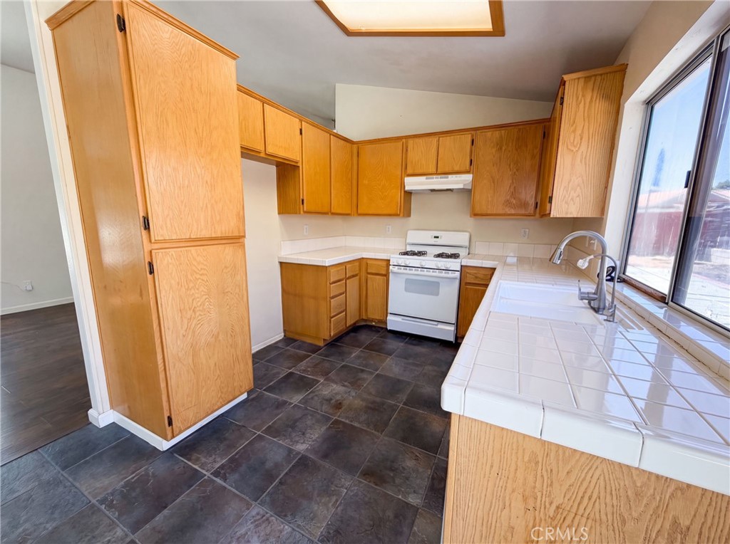 13154 Oberlin Property Photo 2