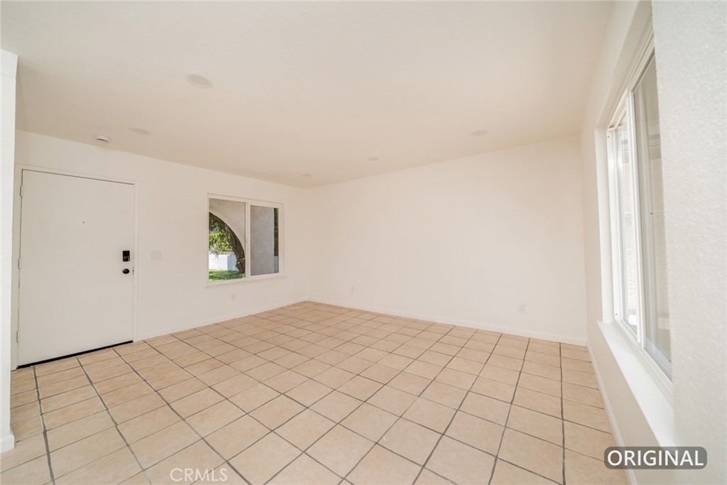 6239 Woodpine Avenue Property Photo 7