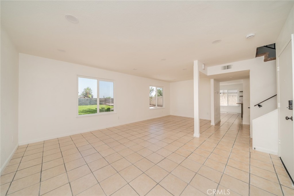 6239 Woodpine Avenue Property Photo 8