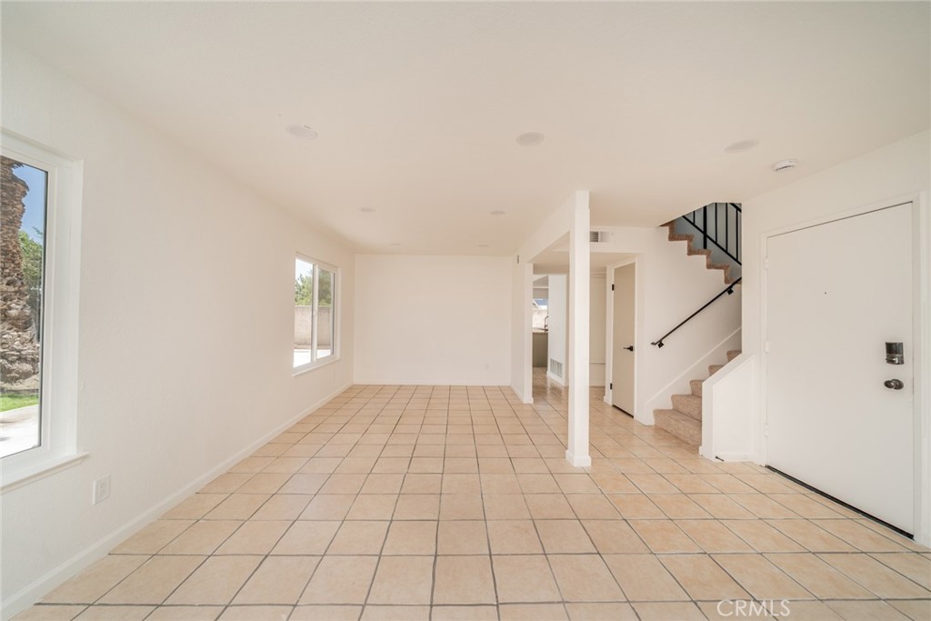 6239 Woodpine Avenue Property Photo 9