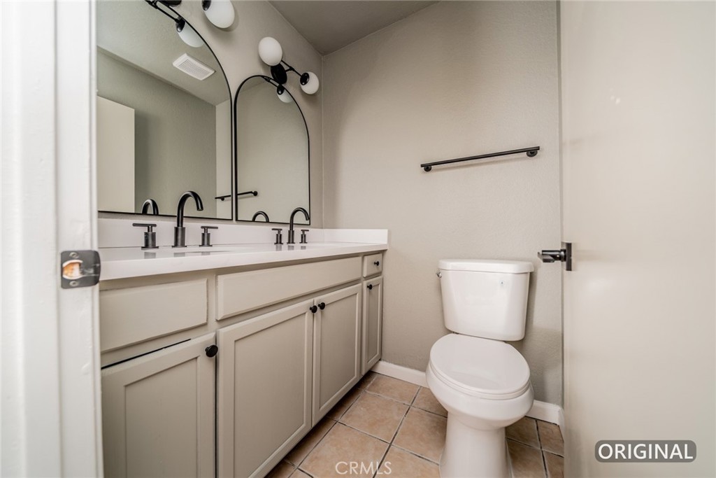 6239 Woodpine Avenue Property Photo 12