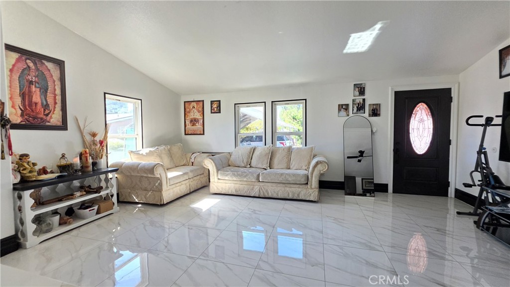 21975 Markham Street Property Photo 5