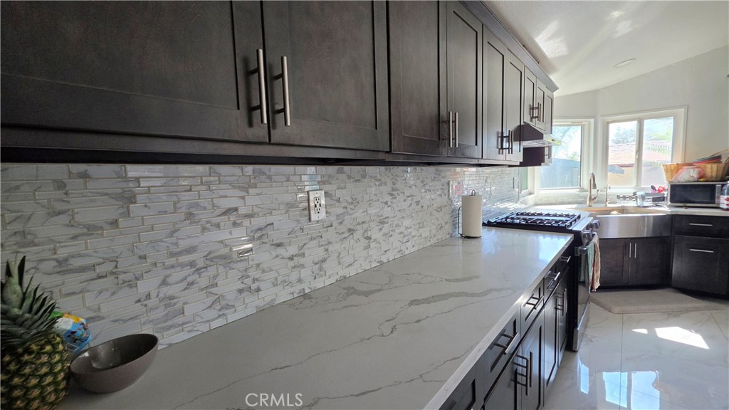 21975 Markham Street Property Photo 9