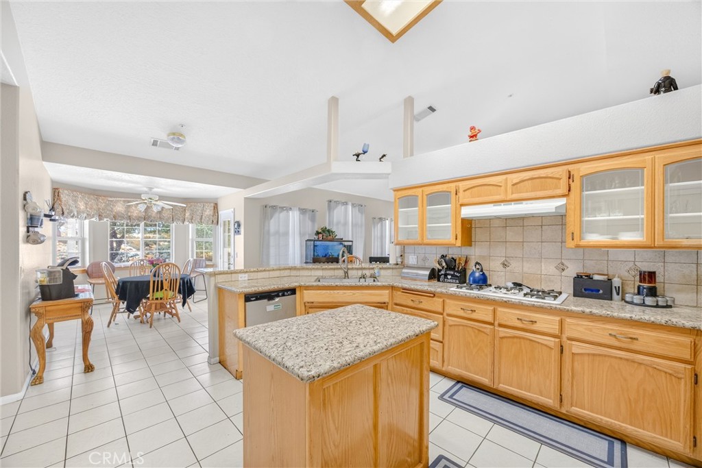 10505 Canyon Property Photo 16