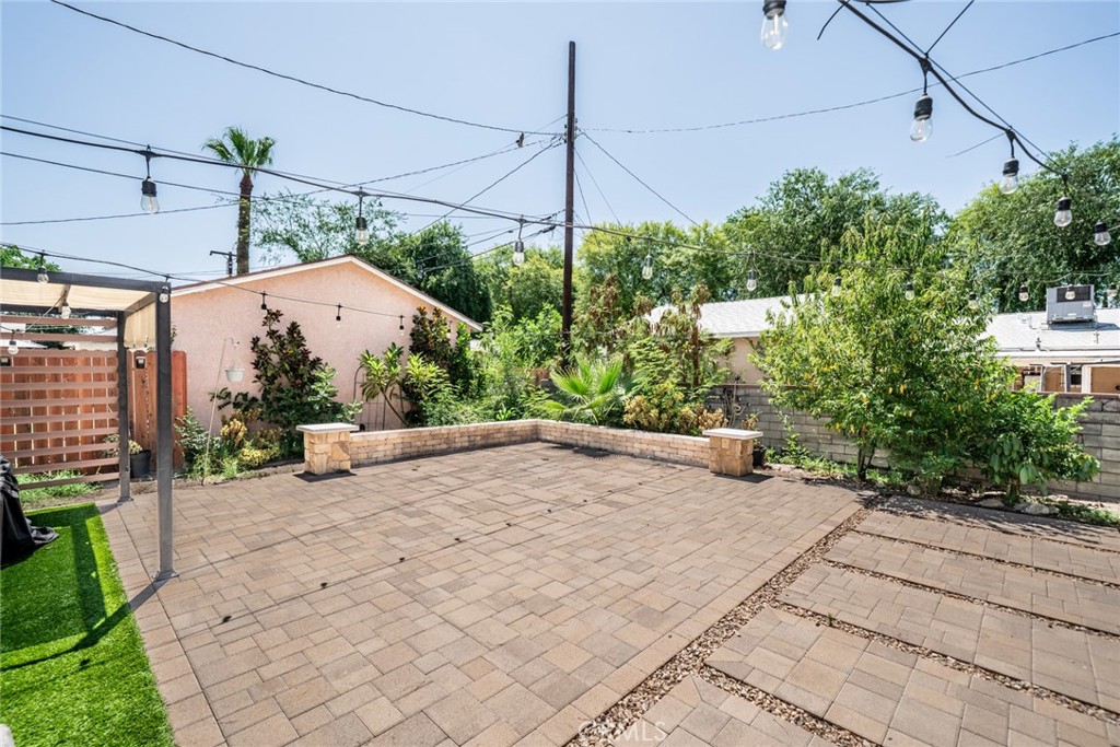 857 W 25th Street Property Photo 20