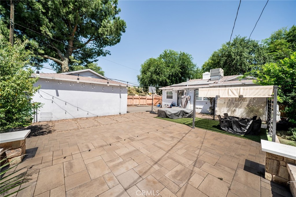 857 W 25th Street Property Photo 21