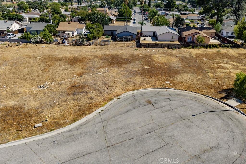 0 King Property Photo 16