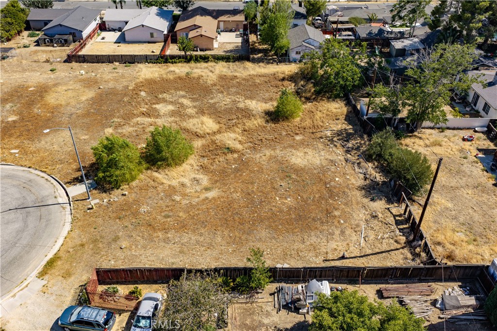 0 King Property Photo 18
