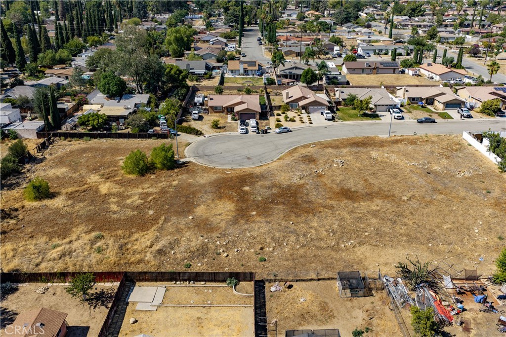 0 King Property Photo 14