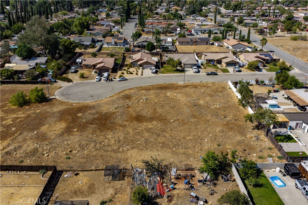 0 King Property Photo 15