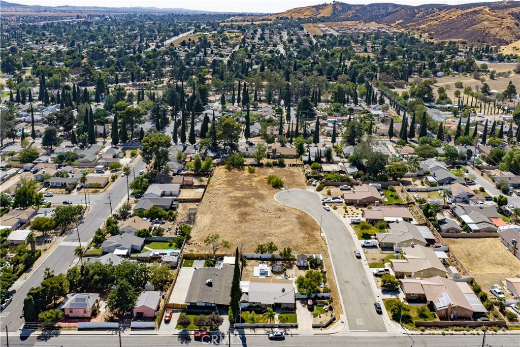 0 King Property Photo 16