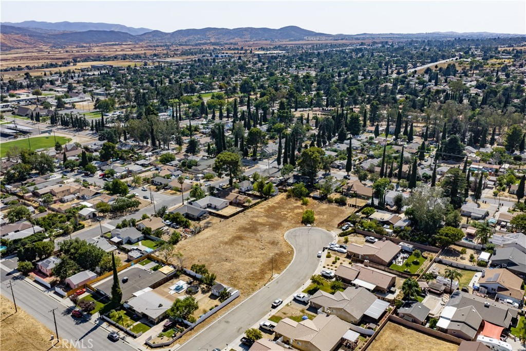 0 King Property Photo 14