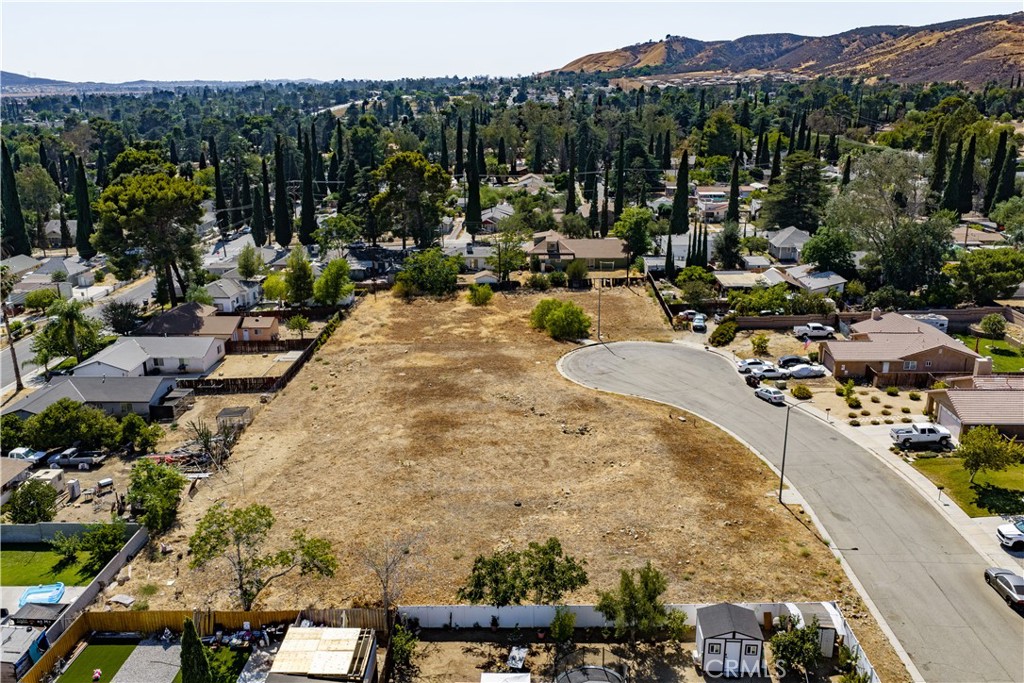 0 King Property Photo 23