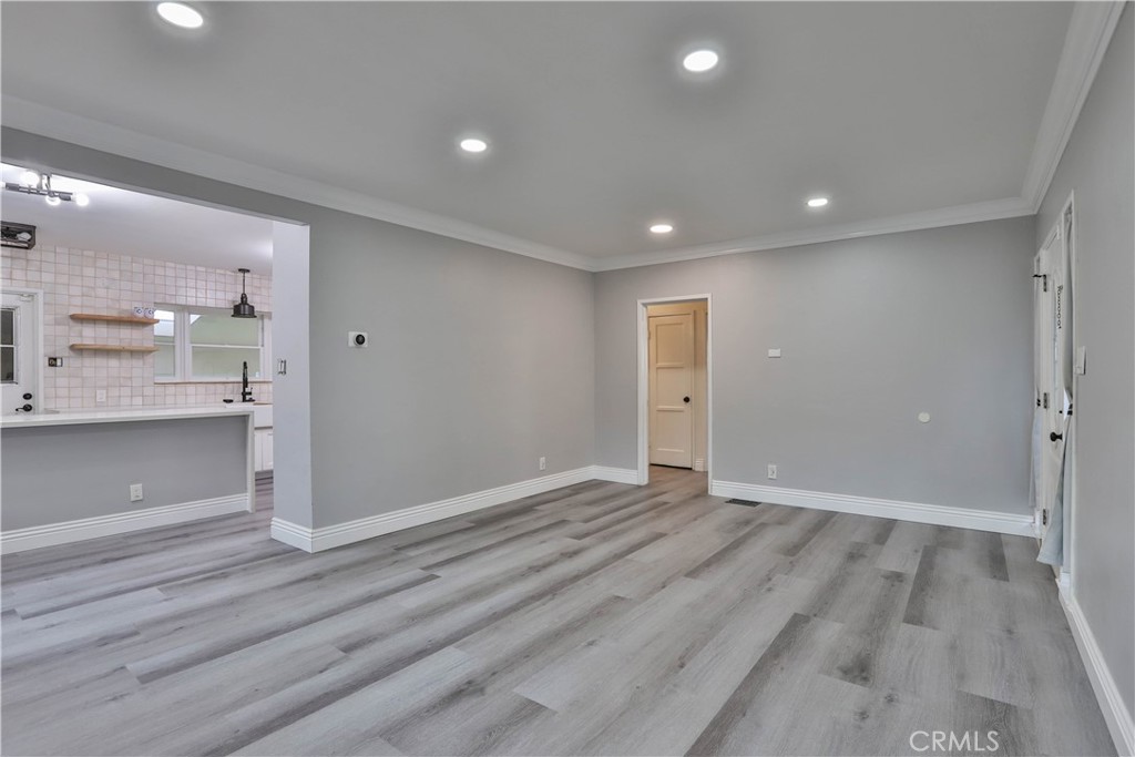 3031 Chestnut Property Photo 6
