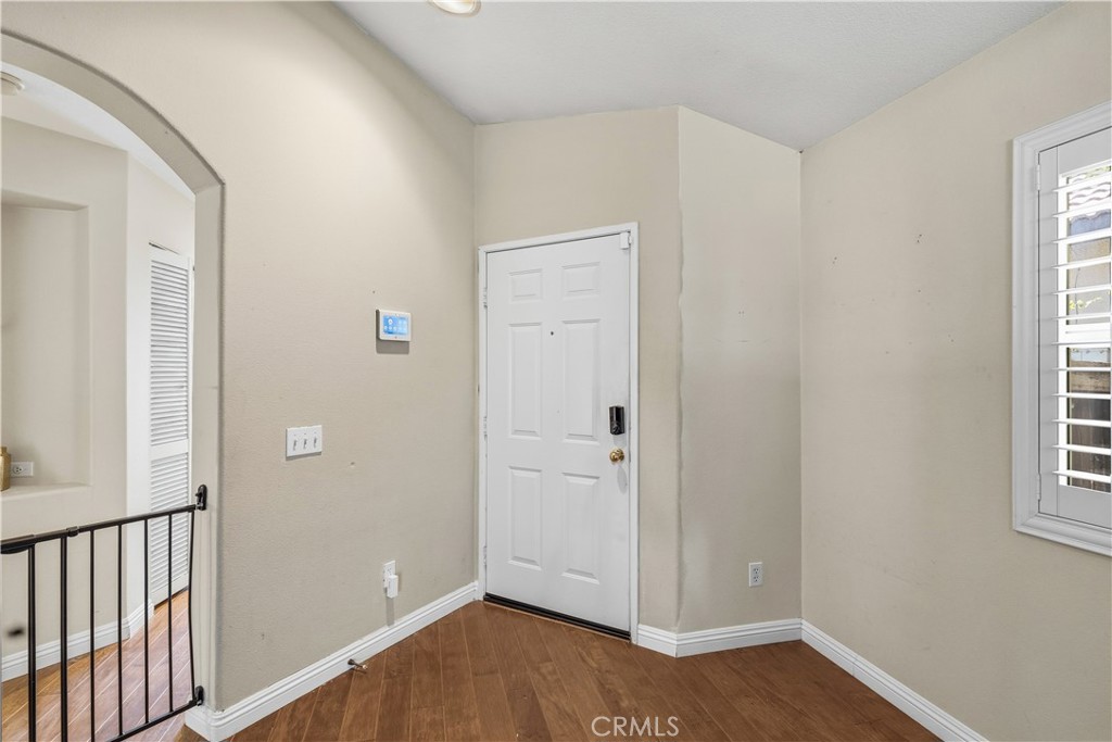 44607 Crestwood Circle Property Photo 6