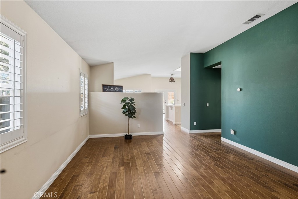 44607 Crestwood Circle Property Photo 8