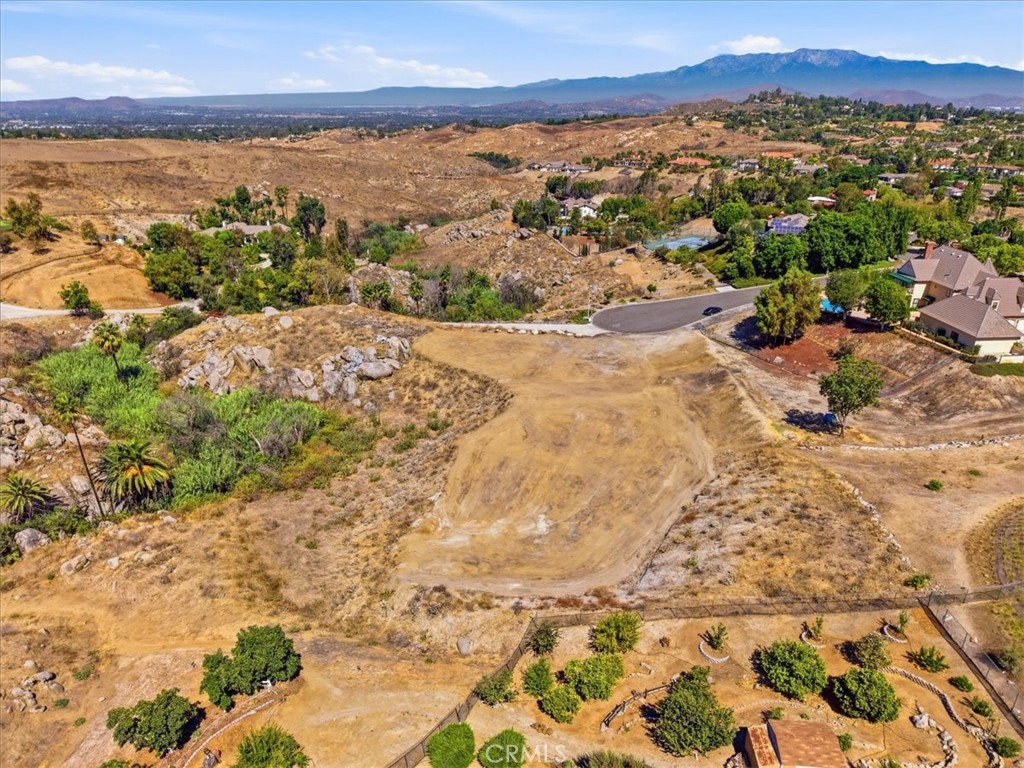6824 Boulder Creek Property Photo 2
