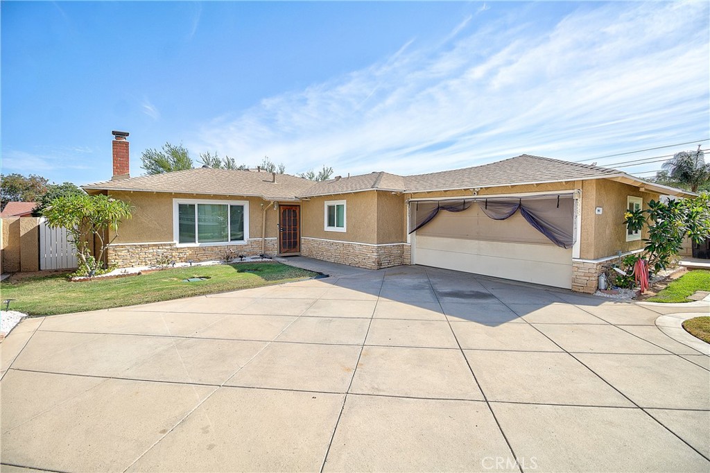 10884 Cypress Ave Property Photo 1