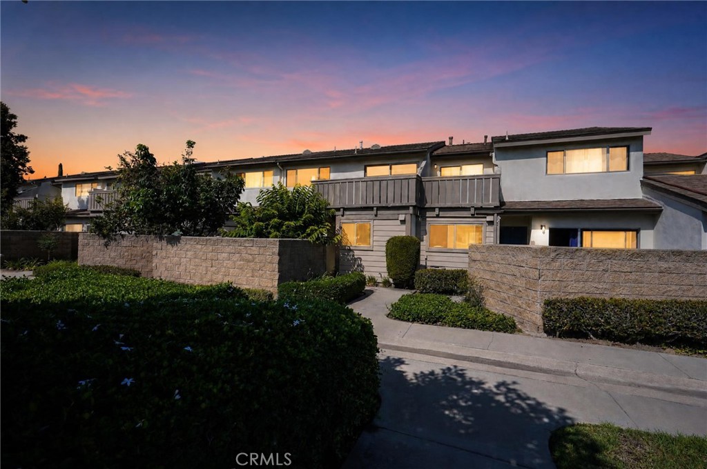 5130 W 1st E