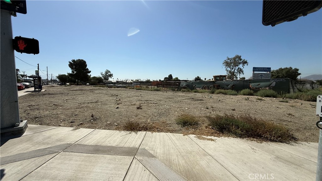 0 Arrow Property Photo 1