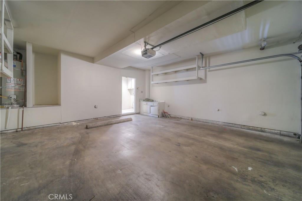 18100 Burbank 14 Property Photo 35