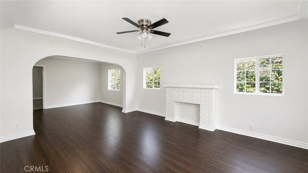 2211 S Sycamore Property Photo 3