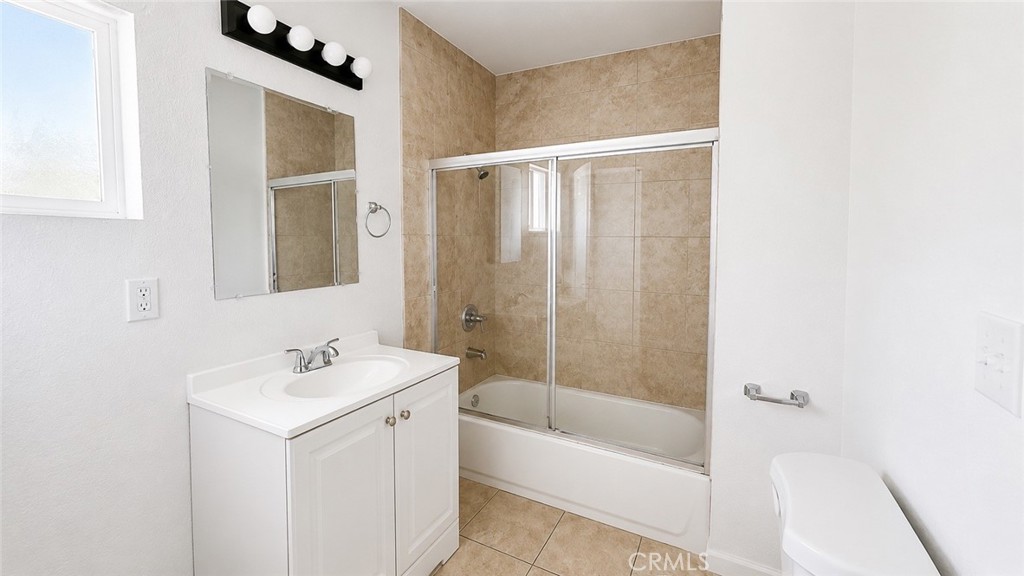 2211 S Sycamore Property Photo 9