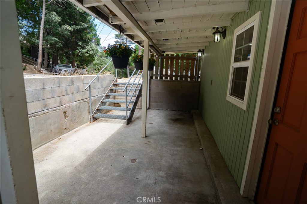 23655 Rocky Dell Property Photo 4