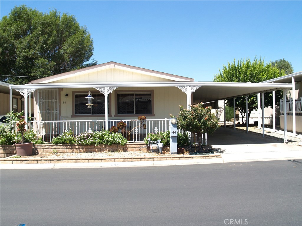 1010 Terrace 44 Property Photo 1
