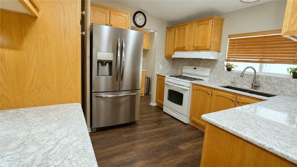 1010 Terrace 44 Property Photo 14