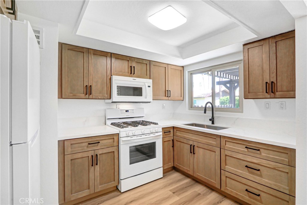 75220 Valencia Property Photo 8