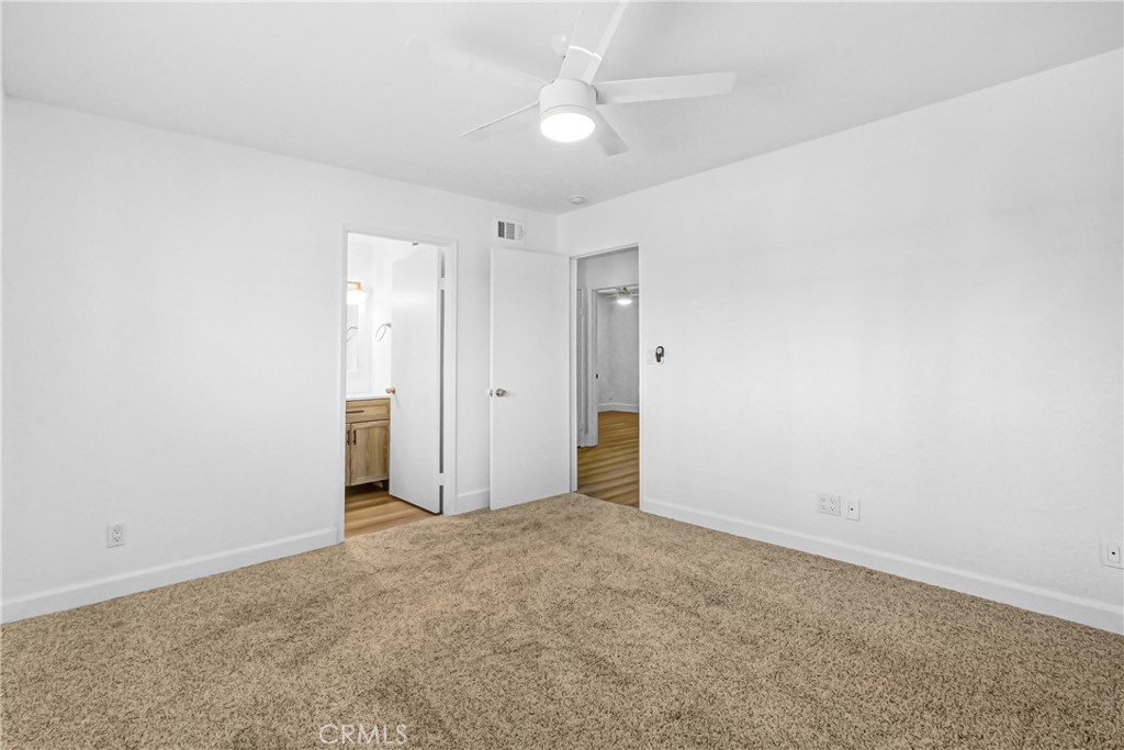 75220 Valencia Property Photo 9