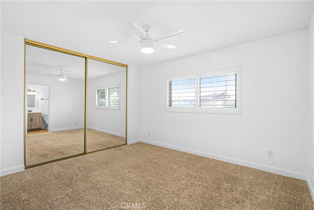 75220 Valencia Property Photo 10
