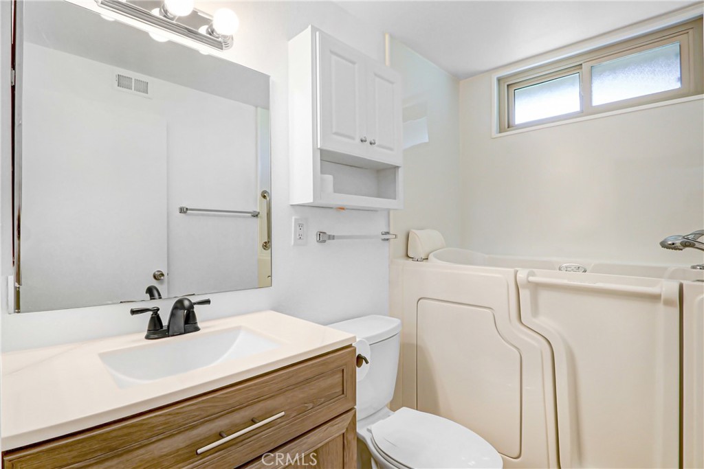 75220 Valencia Property Photo 17