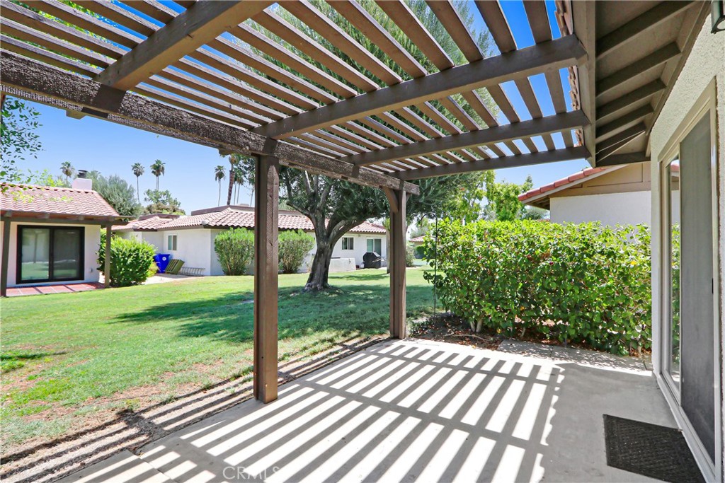 75220 Valencia Property Photo 18