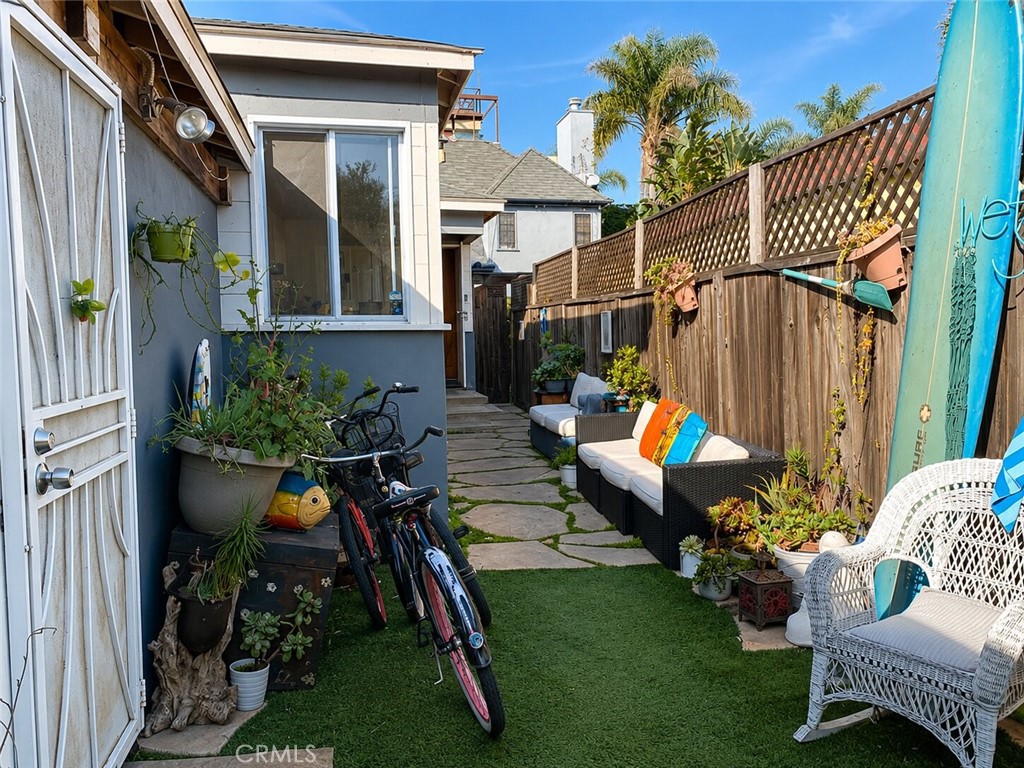 305 N Venice Property Photo 3