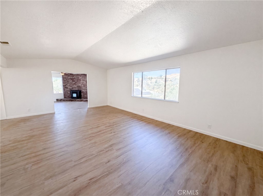 6041 Thornicroft Property Photo 3